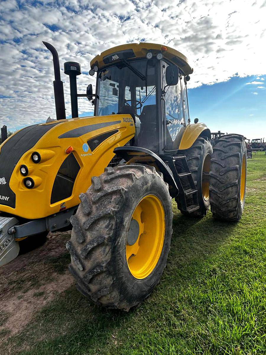 Tractor Pauny Audaz 220 HP en Perfecto Estado