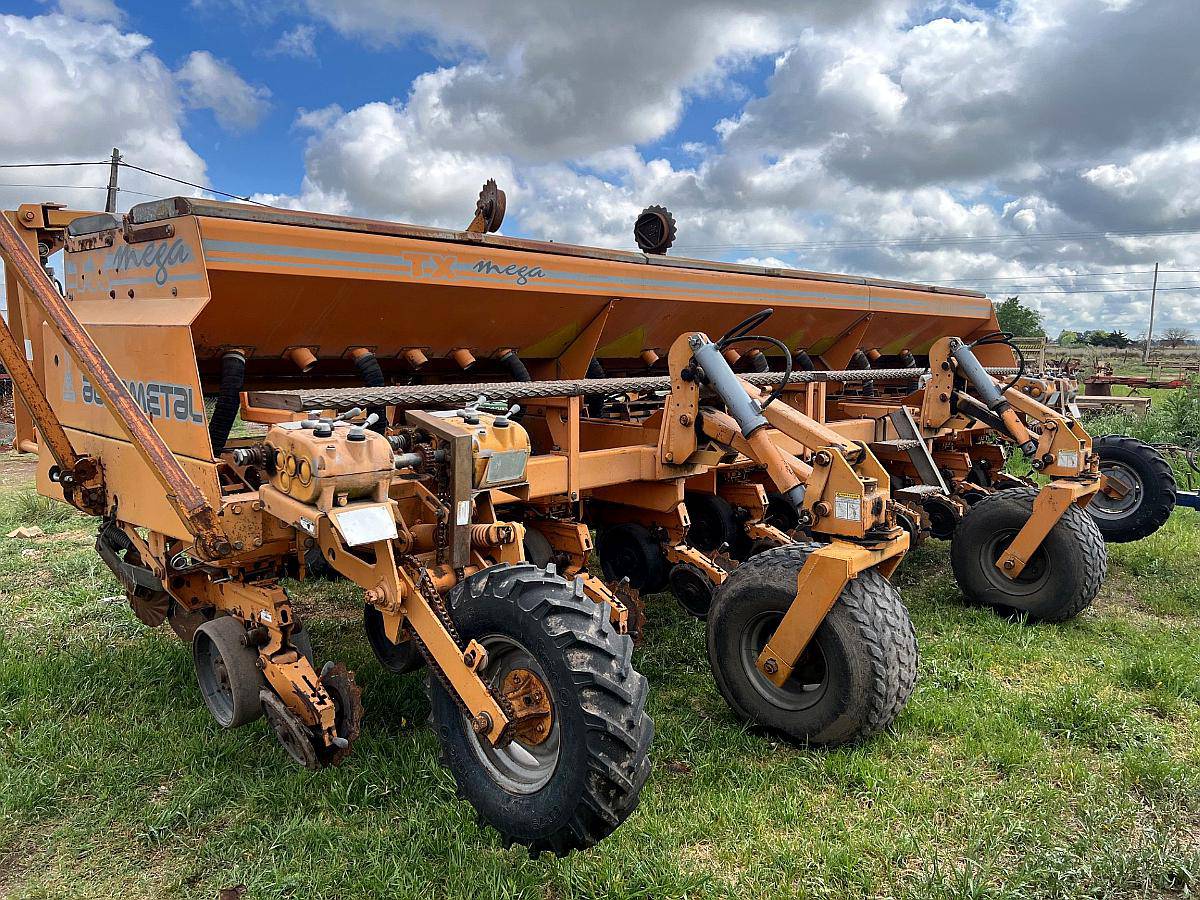 Sembradora Agrometal TX Mega 10 a 70 Mecánica