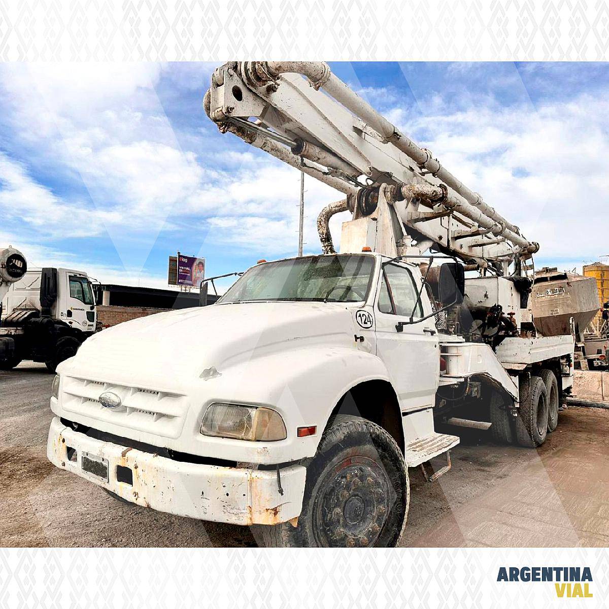 Camión con Bomba Ford 14000 (id624)