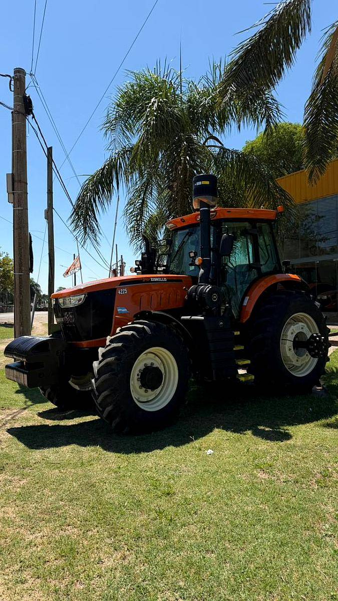 Tractor Zanello 4225-225hp Fuerza