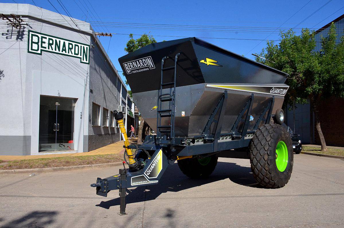 Fertilizadora Bernardin Quantum 8000/10000 Lts