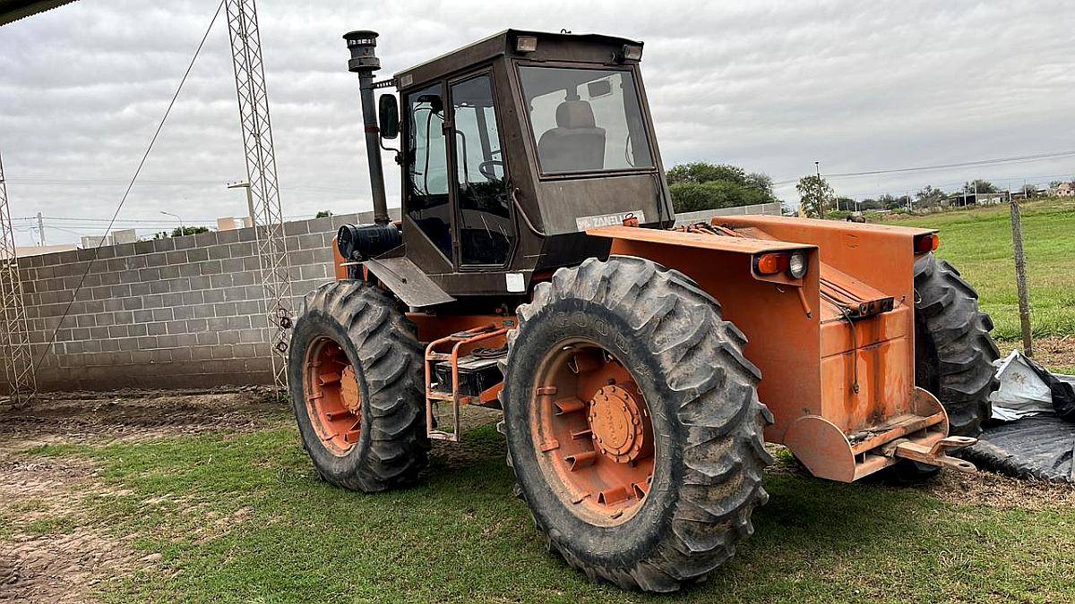 Tractor Zanello 417, año 1989, 180 HP, Motor Caterpiler 180