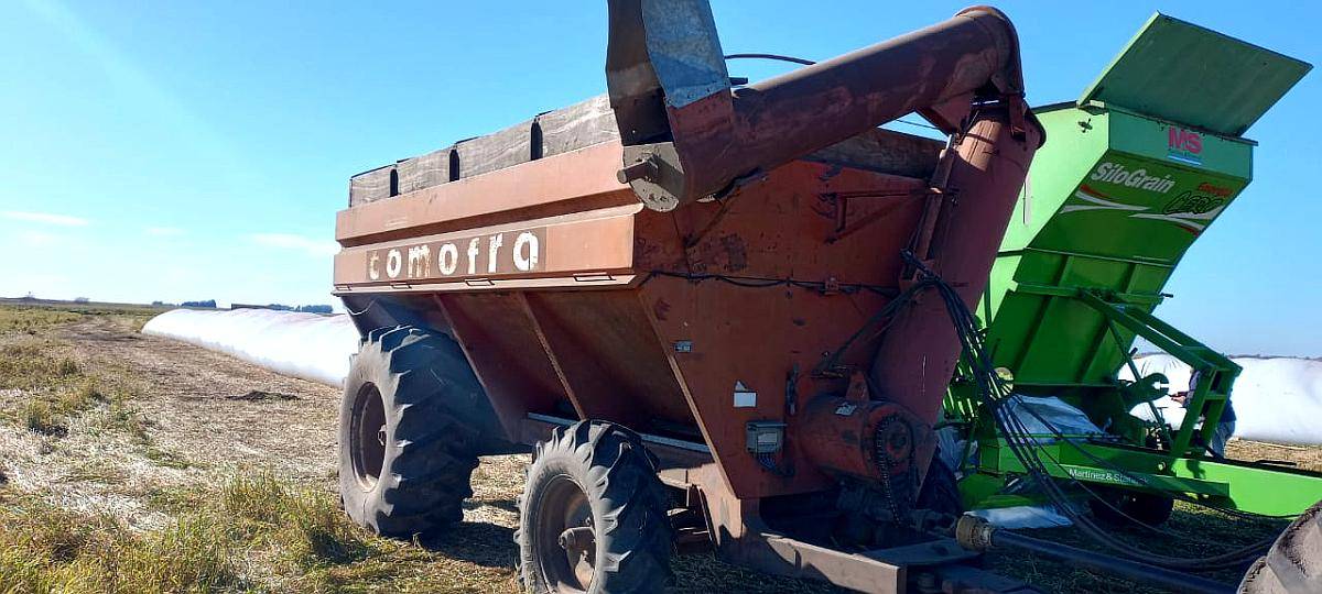 Tolva Usada Comofra con Balanza.