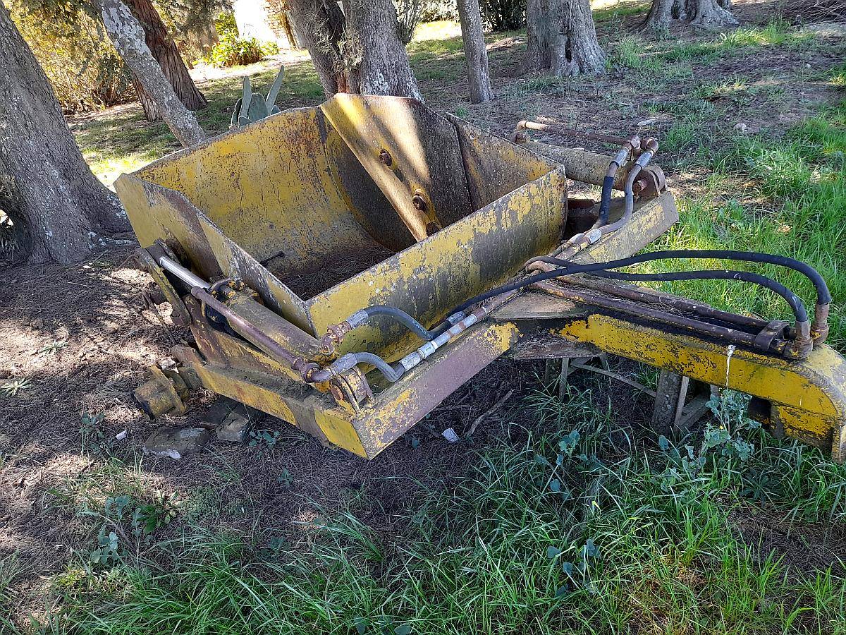 Pala Arrastre John Deere 3M3 Tiene SUS Cubiertas .