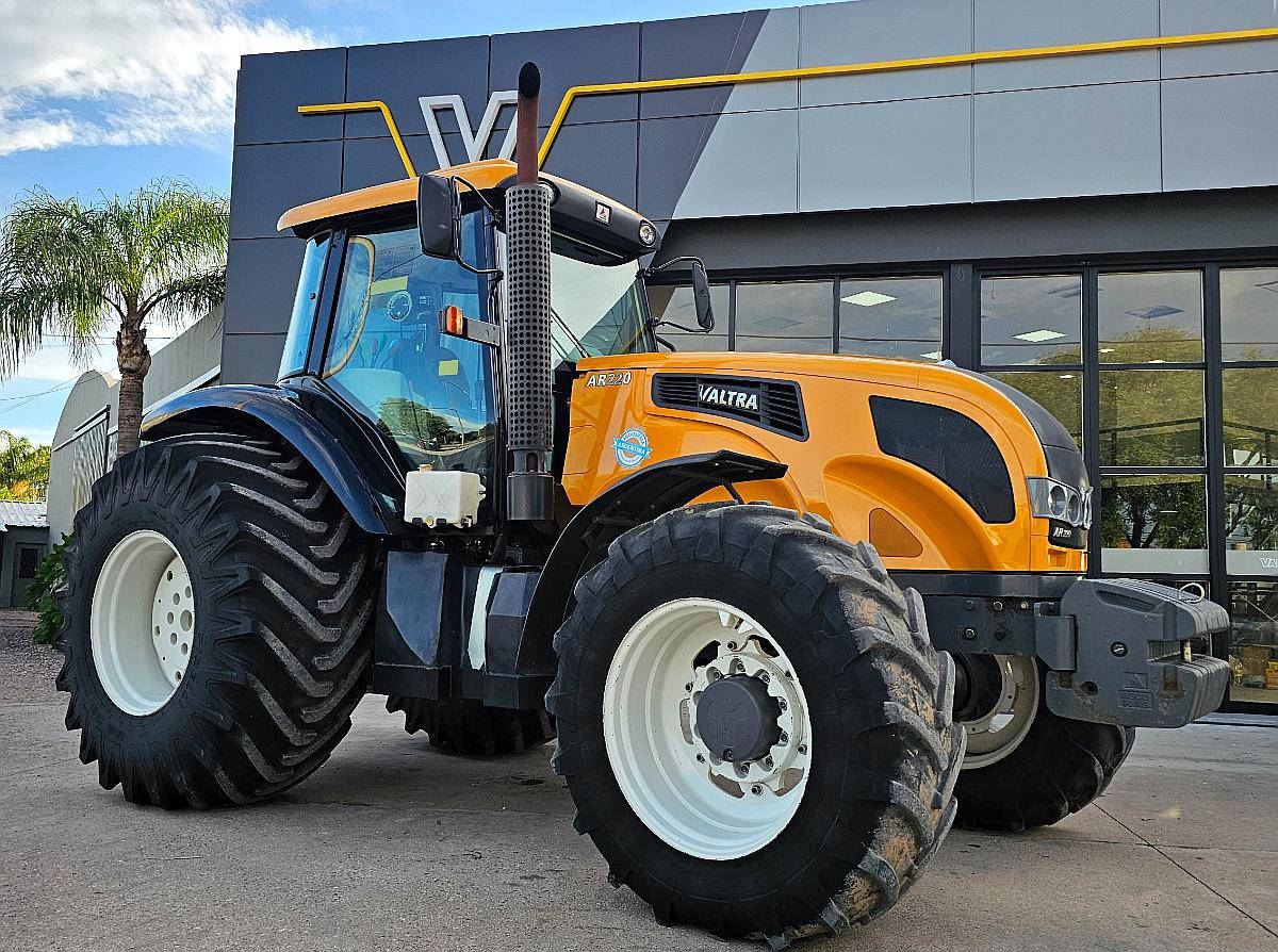 Valtra AR 220 - 2016 - con Piloto Trimble