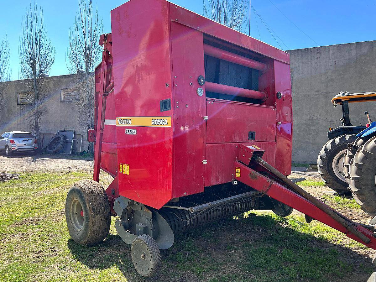 Rotoenfardadora Valtra 2856a – Tecnología Hesston