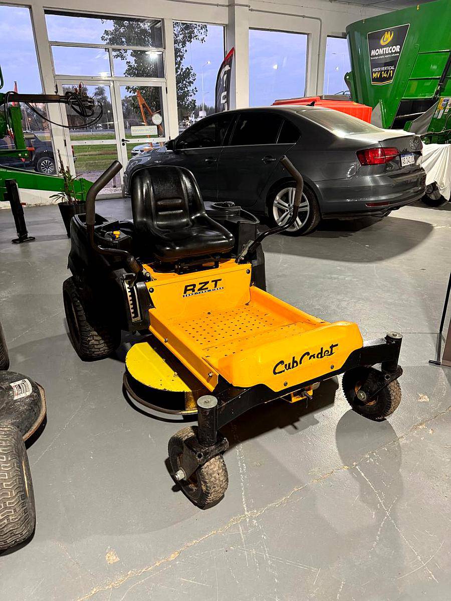 Cespero Corta Cesped Giro Cero CUB Cadet RZT Usado