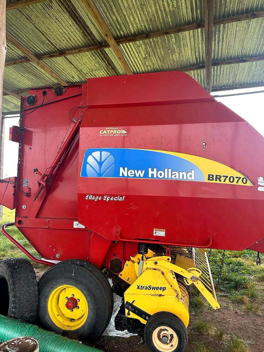 Rotoenfardadora New Holland BR7070