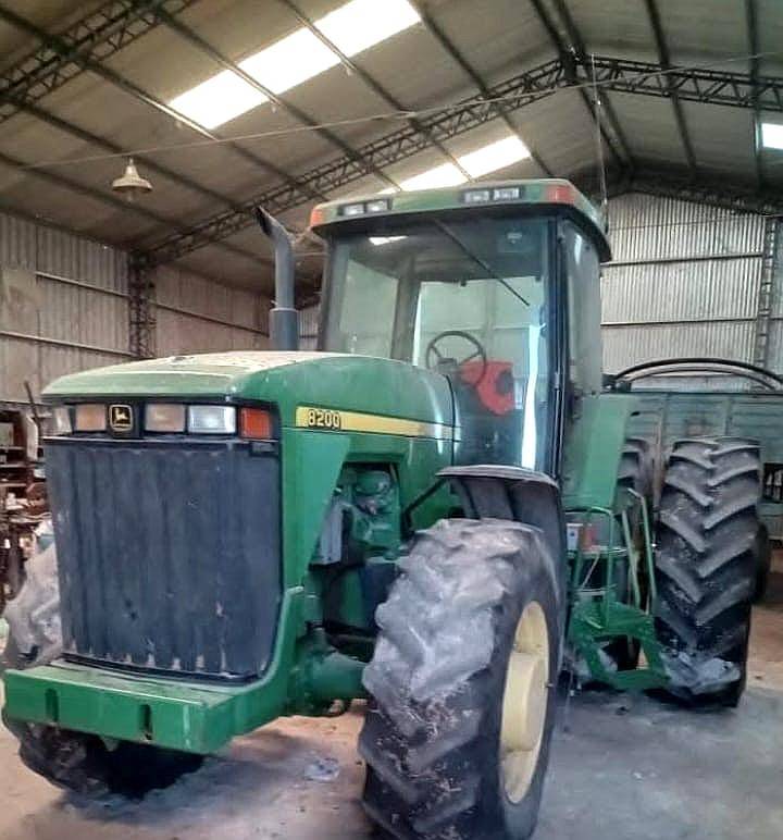 Tractor John Deere 8200