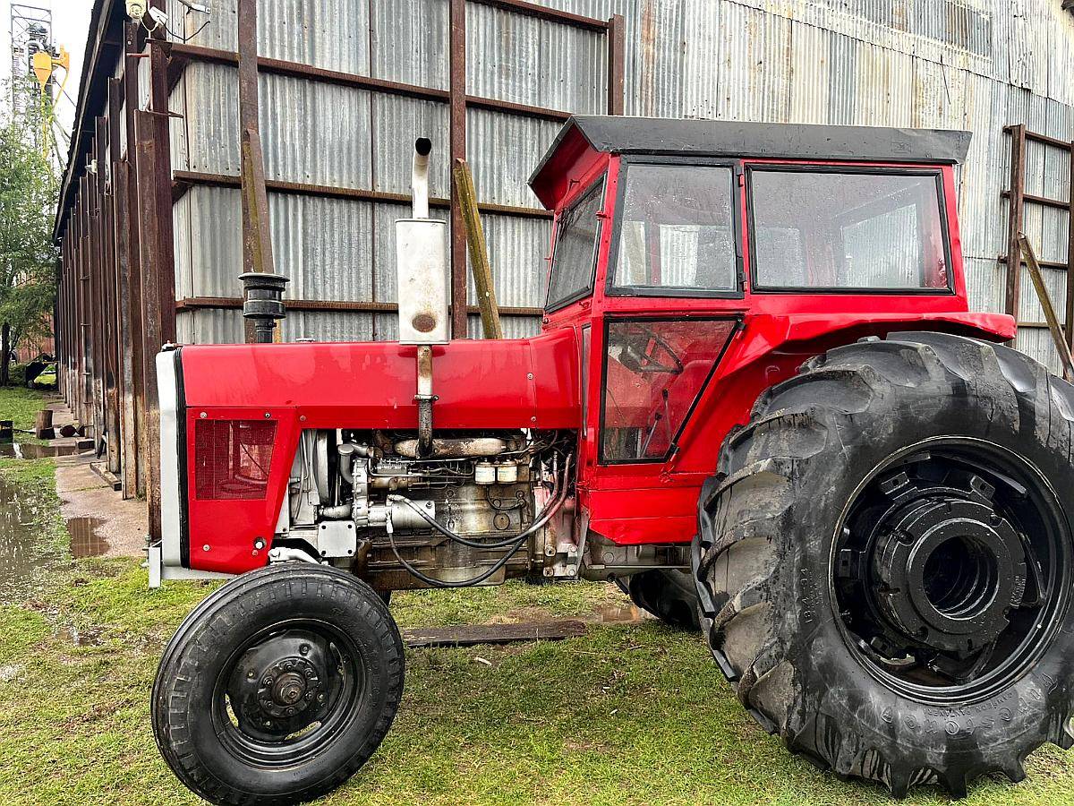 Tractor Massey Ferguson 1175. 80 HP. Motor Perkins.