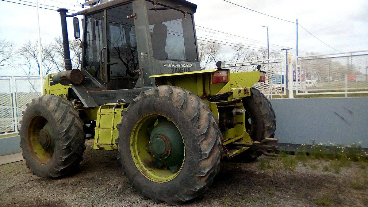 Tractor Zanello Z Trac ( Rigido) de 160 HP con 184x34 Agroads