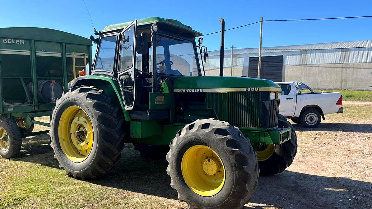 Tractor John Deere 6600 4X4 - año 1997