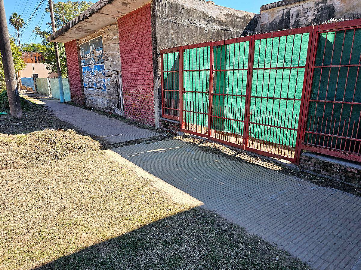 Casa con Salón al Lado Ferichaco