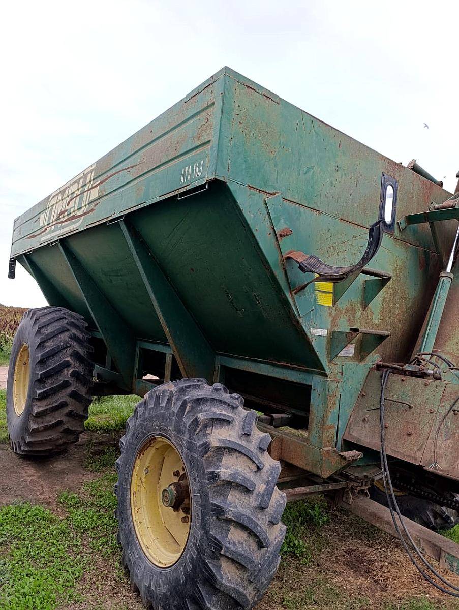 Monotolva Ombu 2012 de 2 Ejes Cubiertas 12.3x24 y 13.1x30