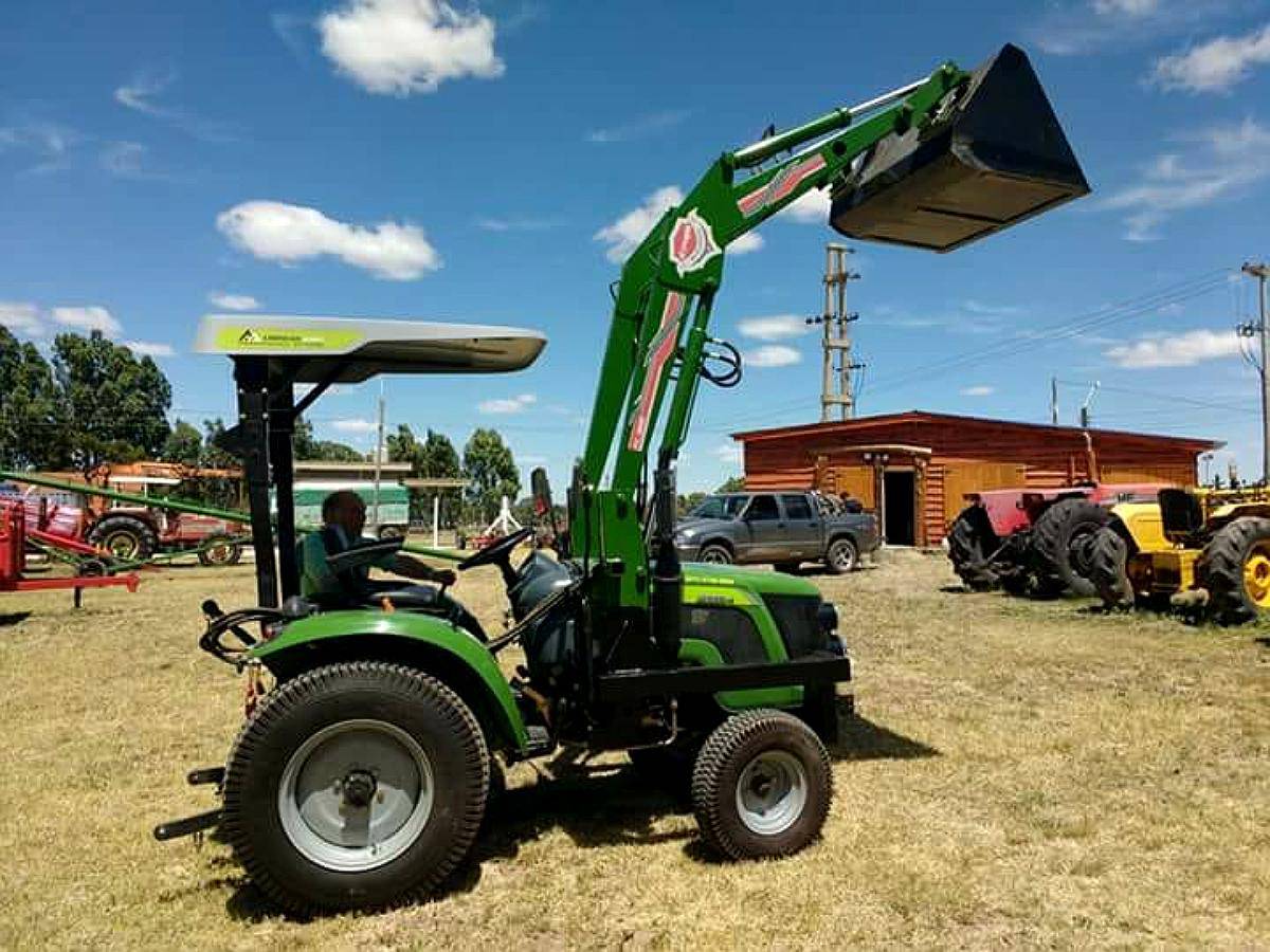 Pala Frontal Modelo VIKY2500 el Crespin