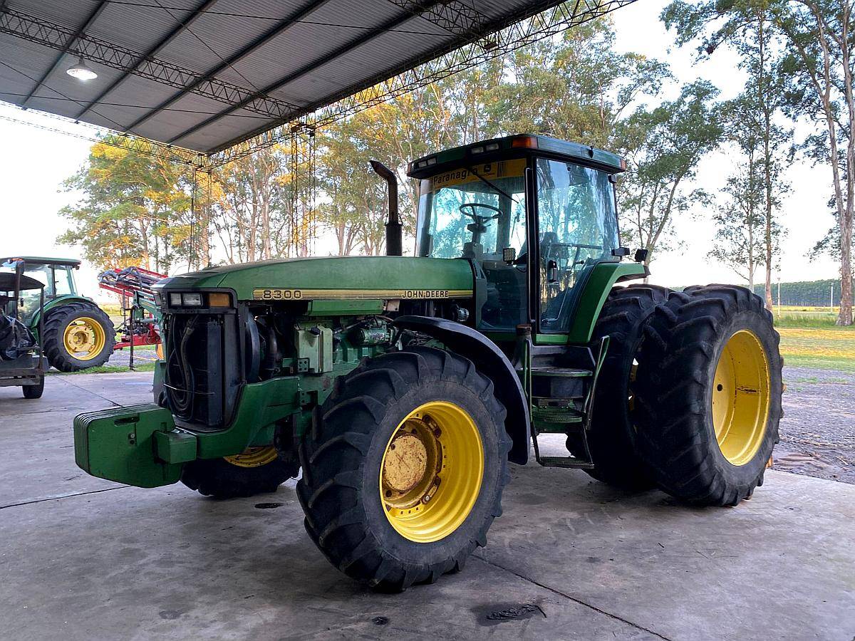 Tractor John Deere 8300
