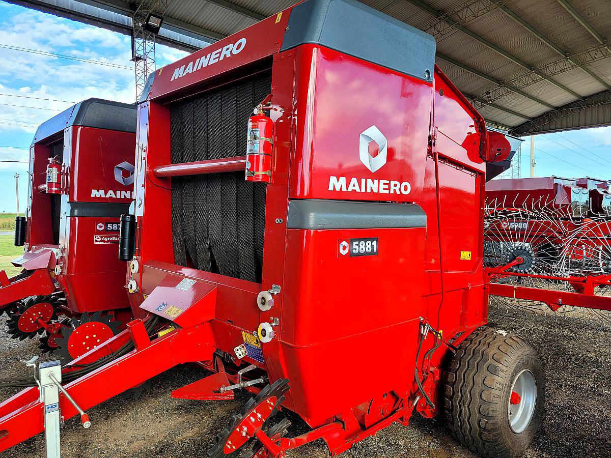 Rotoenfardadora Mainero 5881 con Monitor