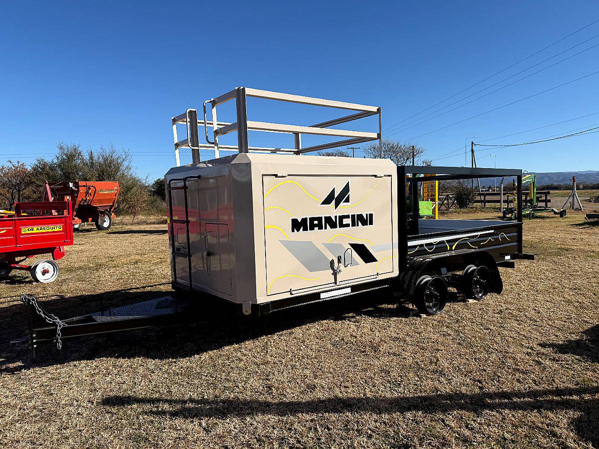 Trailer para Drones Mancini, Disponible