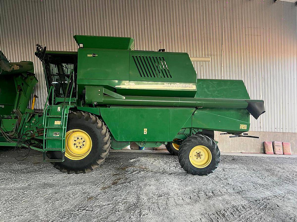 John Deere 1450. año 2005. Horas 5642. Plataforma Hydroflex