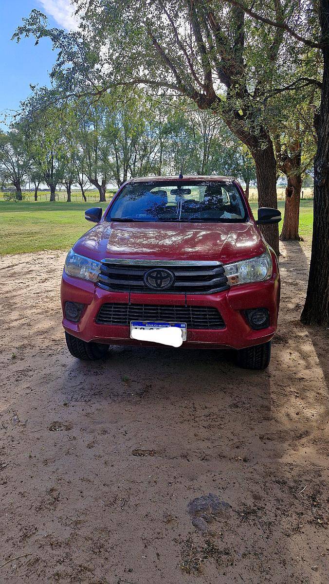 Toyota Hilux SR 4X4 Manual