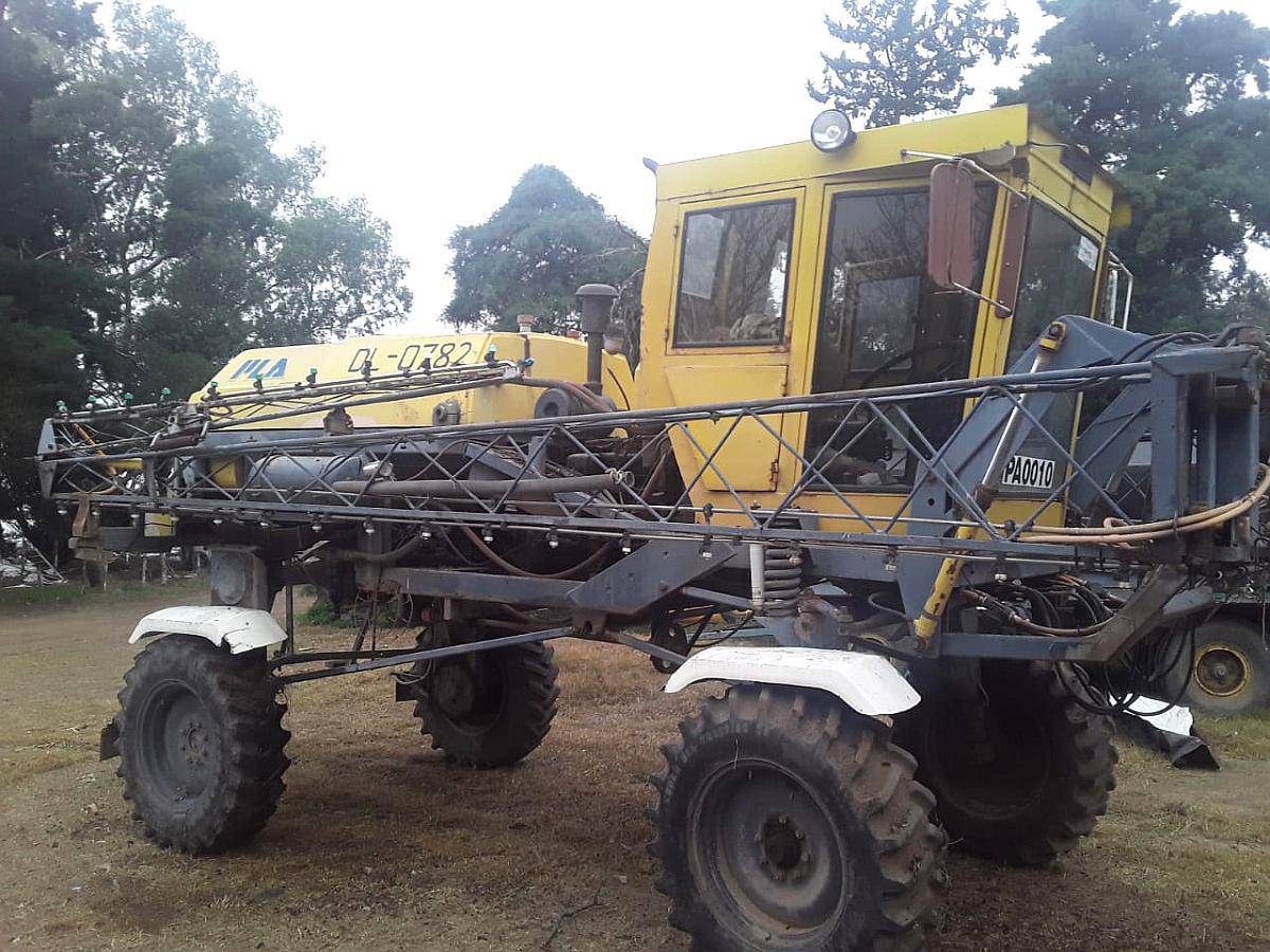 Pulverizadora Pla de 2000 Lts. año 1992. Motor Mercedes 1112