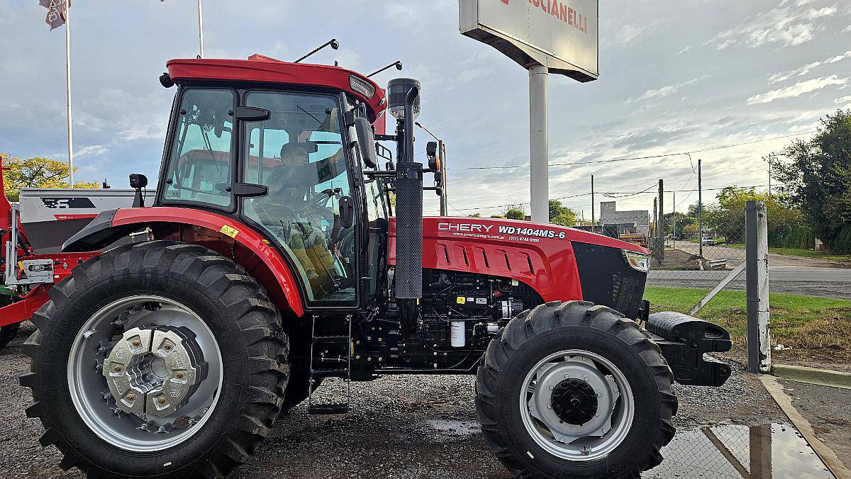 Tractor Chery 140 HP - 6 Cilindros - 4X4 - Tres Puntos