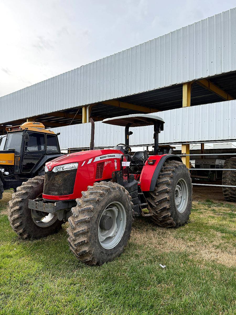 Tractor Massey Ferguson 6711