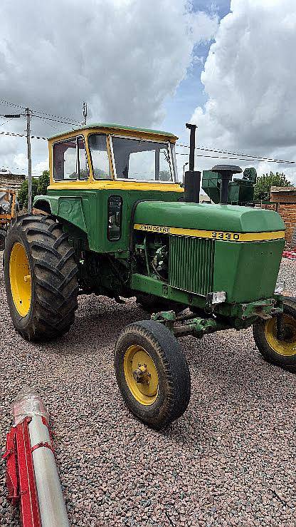 John Deere 3330 con Pinche, muy Bueno