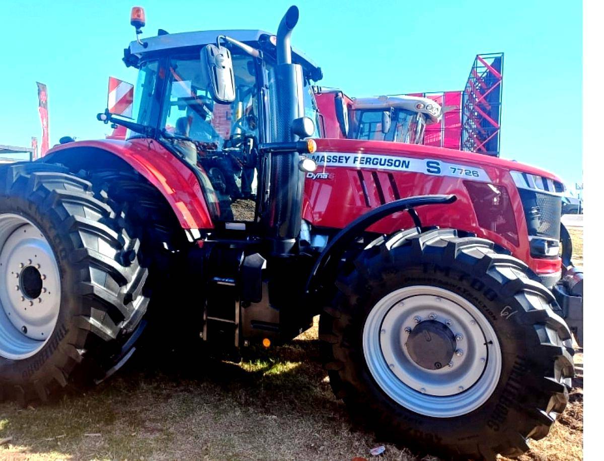 Tractor Massey Ferguson 7726 S - Dyna 6 - 0km 260hp