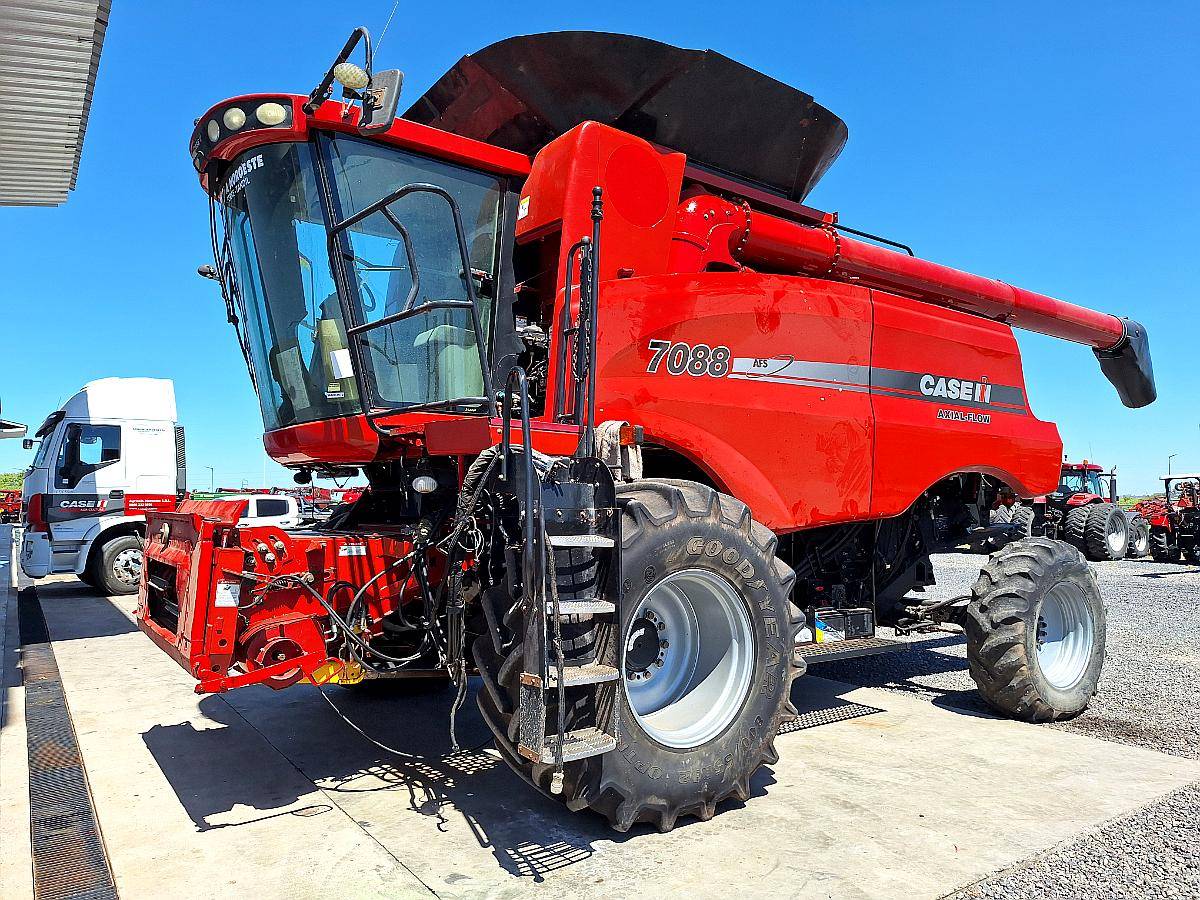 Cosechadora Case 7088 2011 - Doble Traccion - 35 Pies