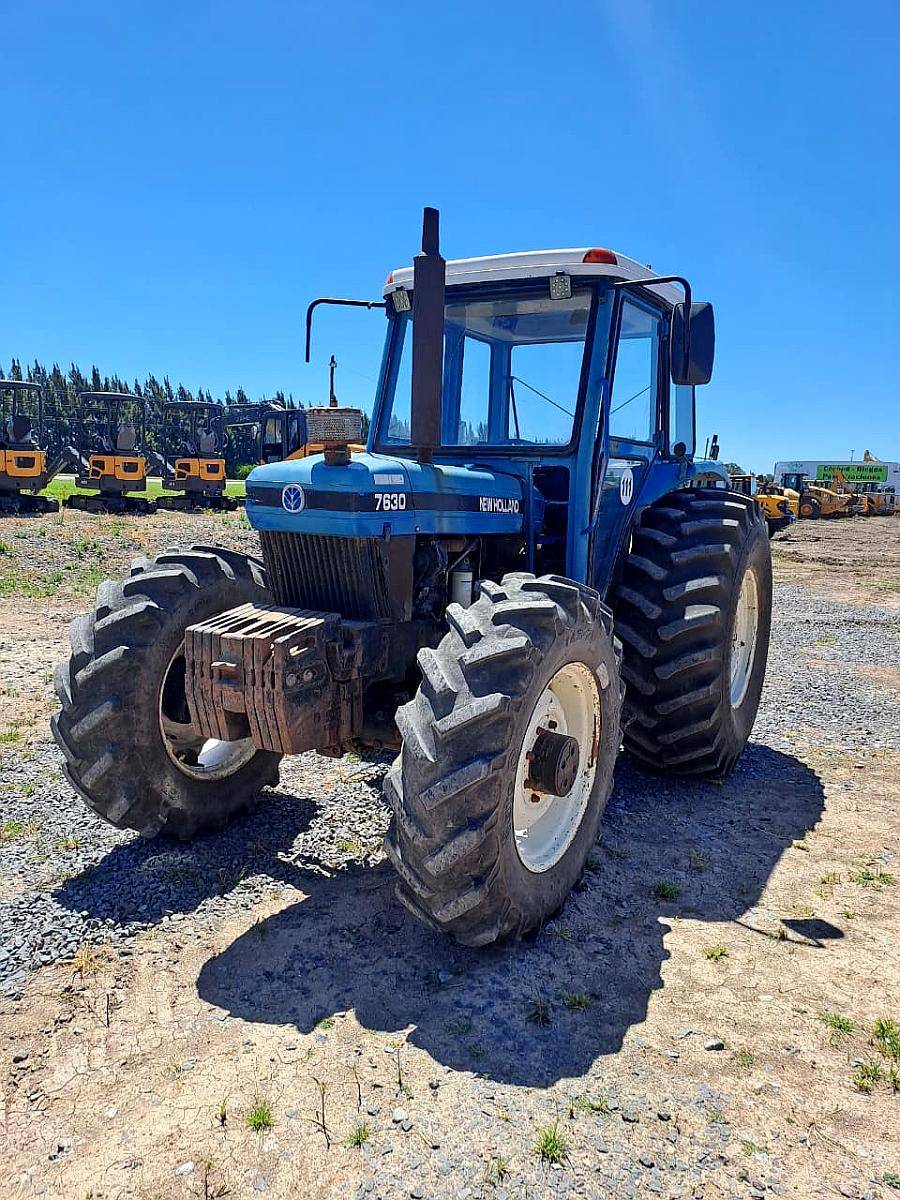 Tractor Agricola New Holland 4X4 año 2005