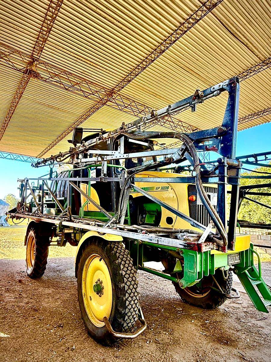 Pulverizador Caiman SP3228 año 2011