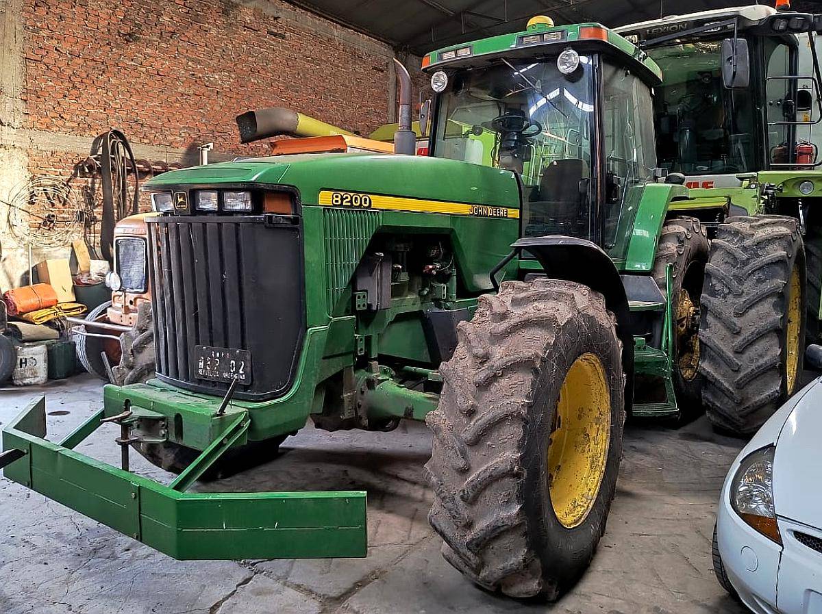 Tractor John Deere 8200 Usado