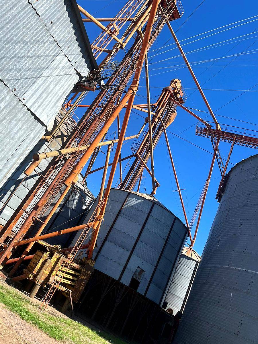 Vendo 4 Silos Aereos de 240 TN