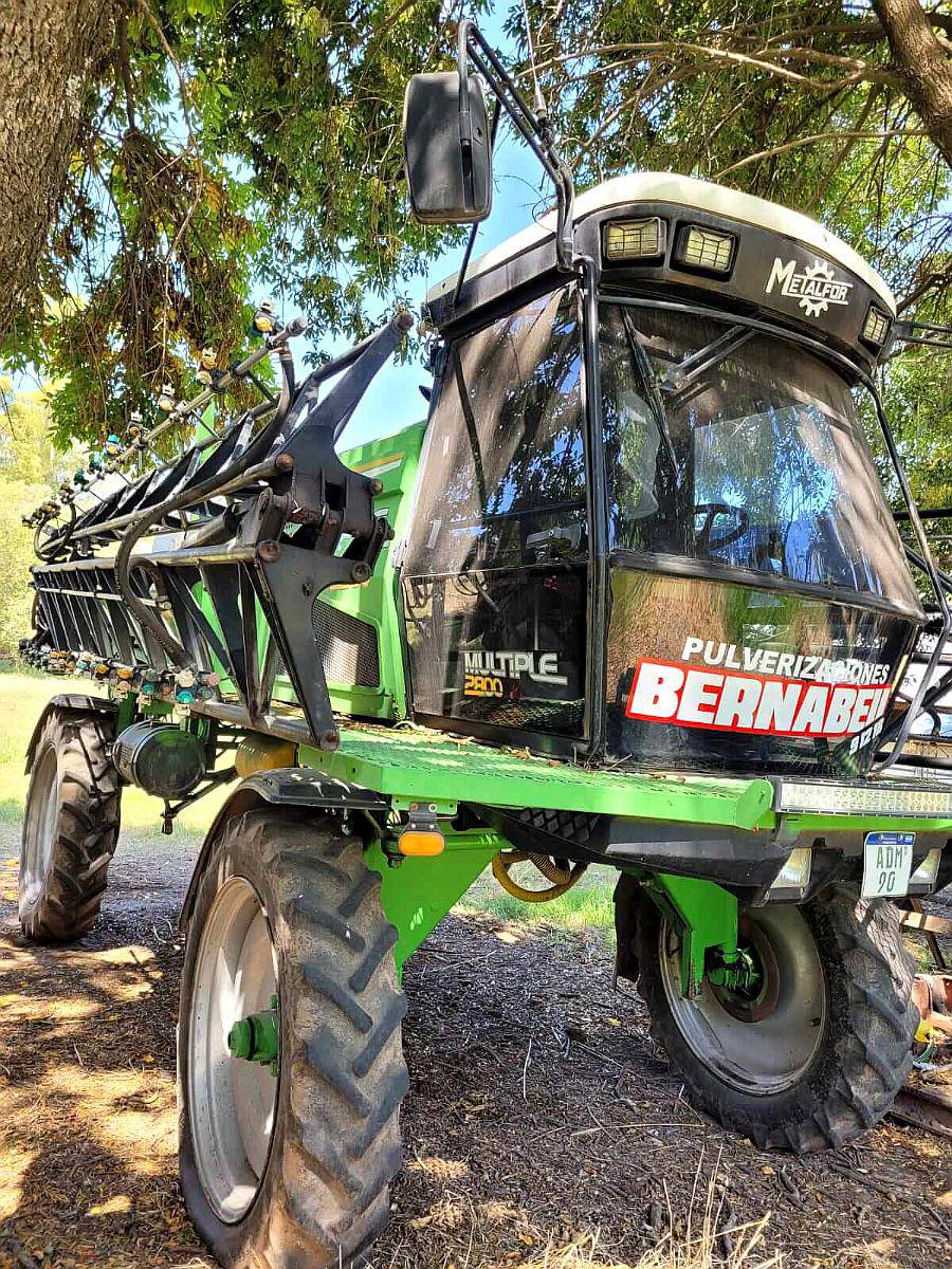 Pulverizadora Metalfor 2800, Disponible