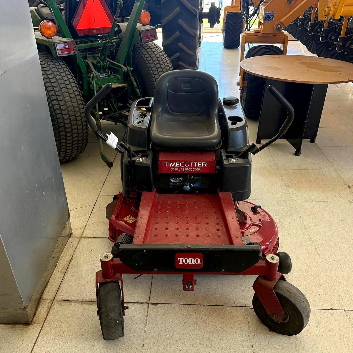 Tractor Cortacésped Radio Zero Toro 42 Pulgadas 26hp