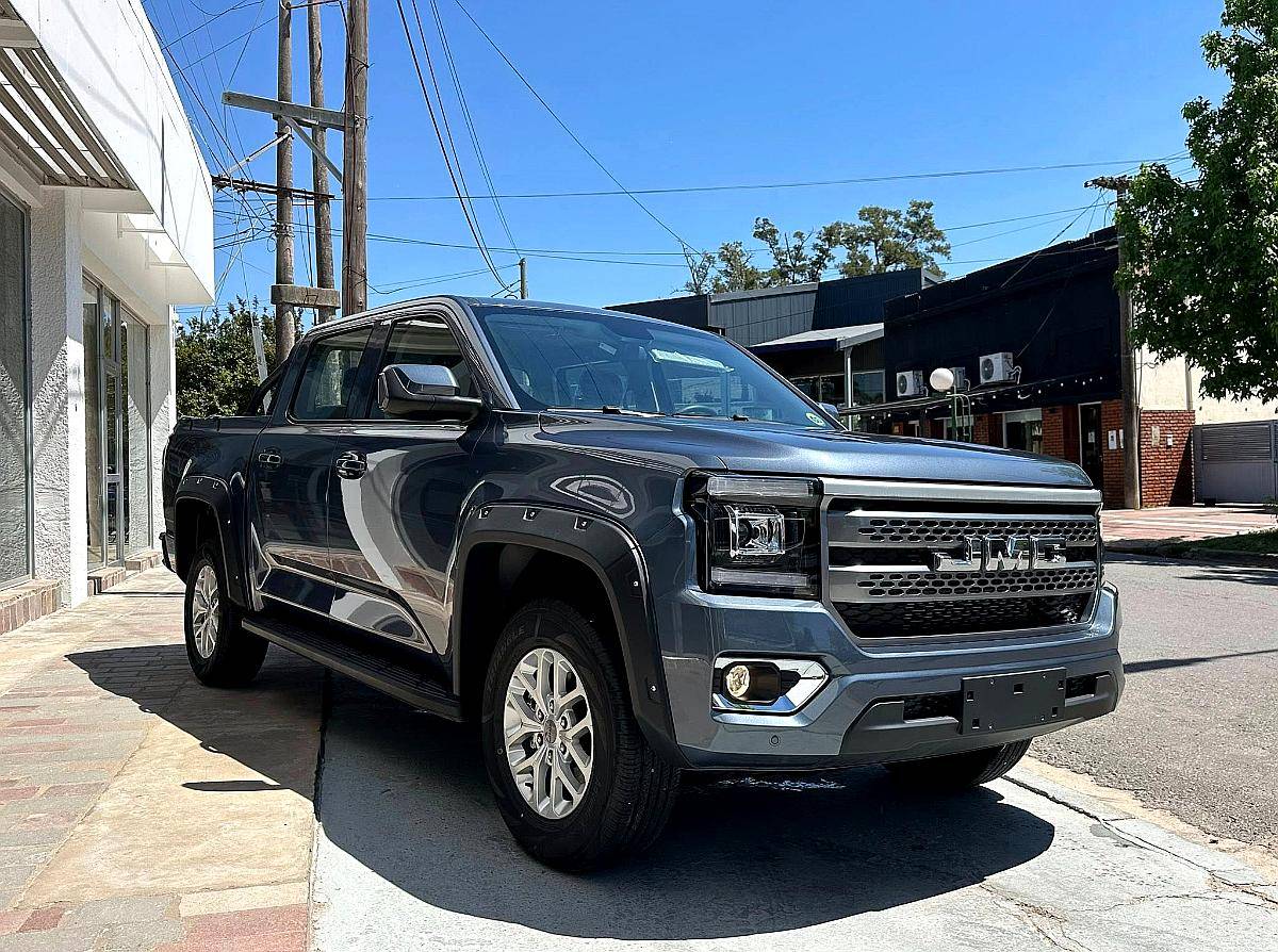 Grand Avenue 2.3 242hp Nafta A/T 4X2 GL 0km MY2025 Azul