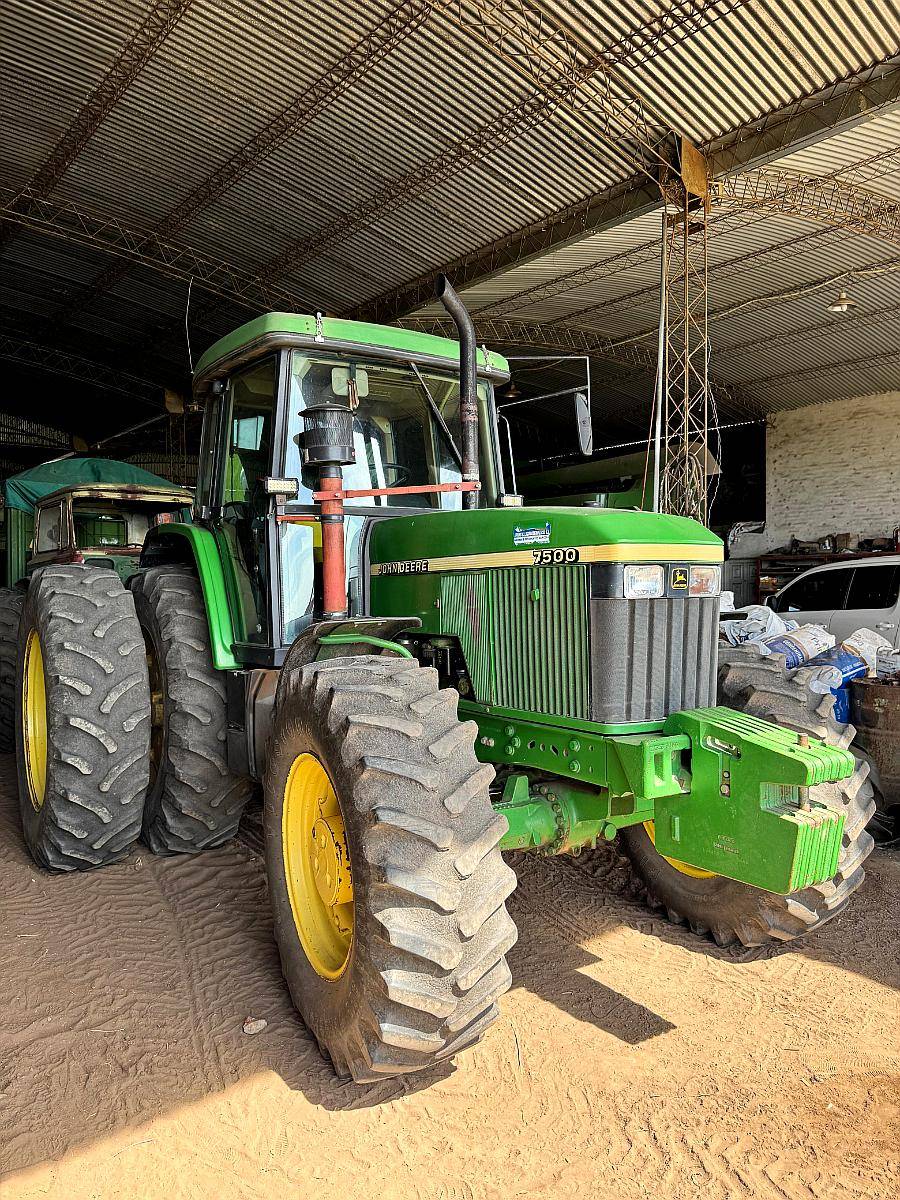 Tractor John Deere 7500