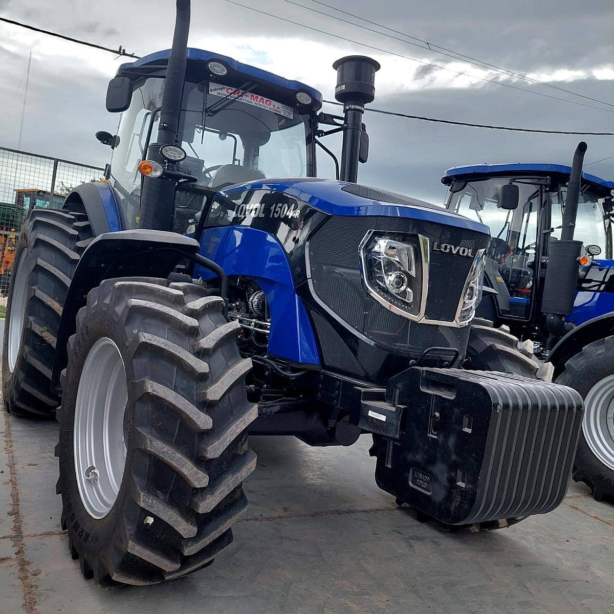 Tractor Lovol TR 1504 - 150 HP. Transmisión Carraro 16x16