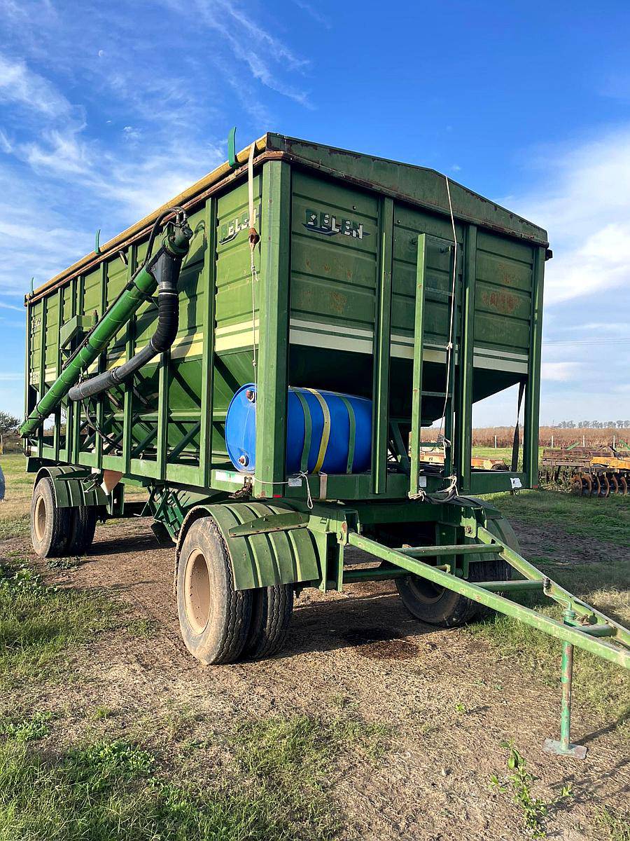 Tolva Semillera Belen 20 Ton, año 2010, con Divisorio