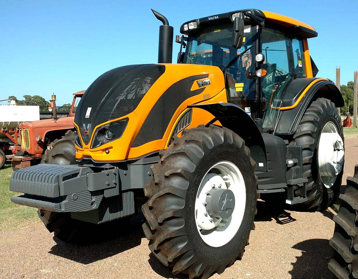 Tractor Valtra Bh-224. Nuevo.
