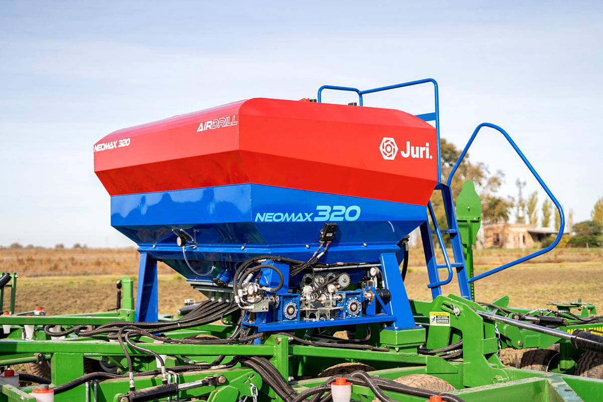 Neomax AIR Drill Juri para la Fertilización y Siembra