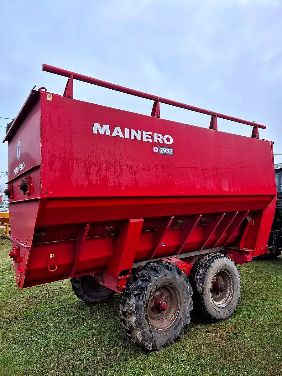 Mixer Mainero con Cubiertas de 10 M3 Buen Estado