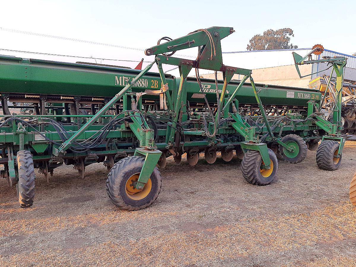 Sembradora Pierobon de 20 a 52 Doble Fertilizacion