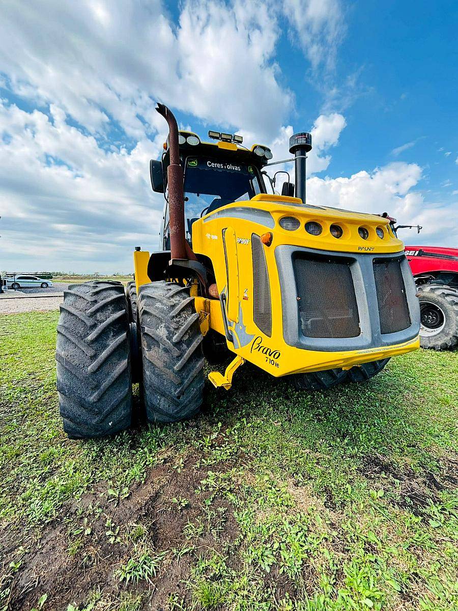 Tractor Pauny 710 año 2018.