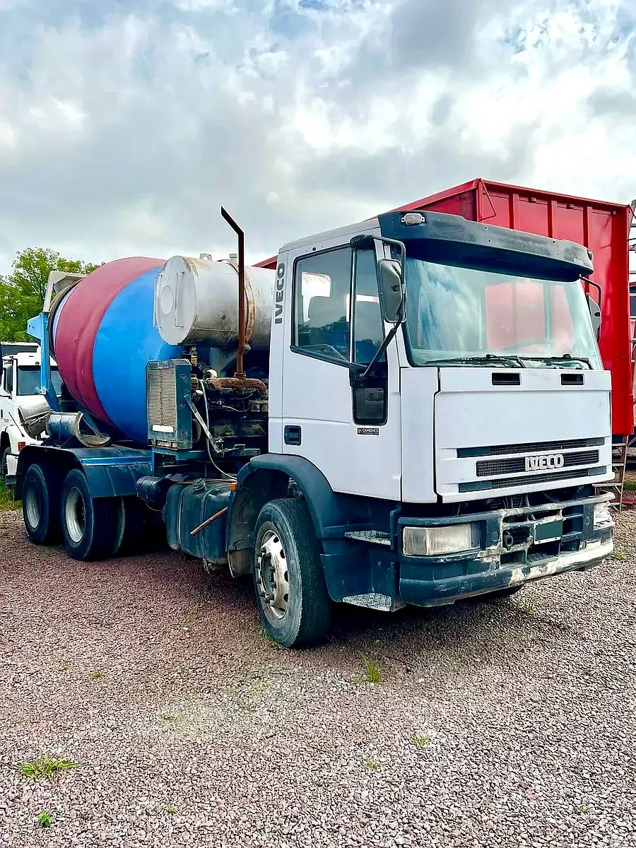 Camion Iveco 260e25 año 2012 Tatu C/trompo Hormigonero Mixer