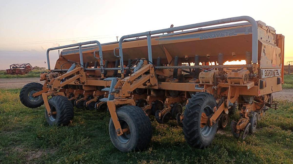 Sembradora Agrometal TX Mega 13 a 52 - Neumatica Foggia