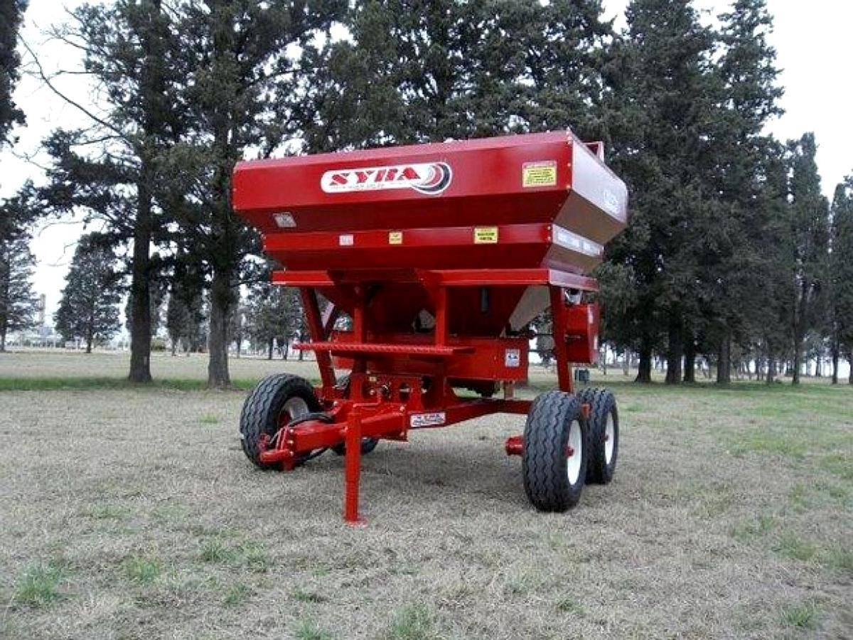 Fertilizadora de Arrastre Doble Plato 3000 KG. Nueva Syra