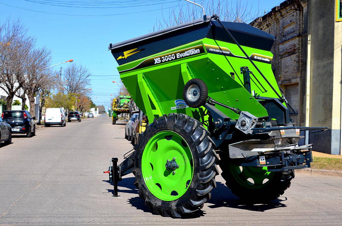 Fertilizadora XS 3000 Eje Simple o Balancin