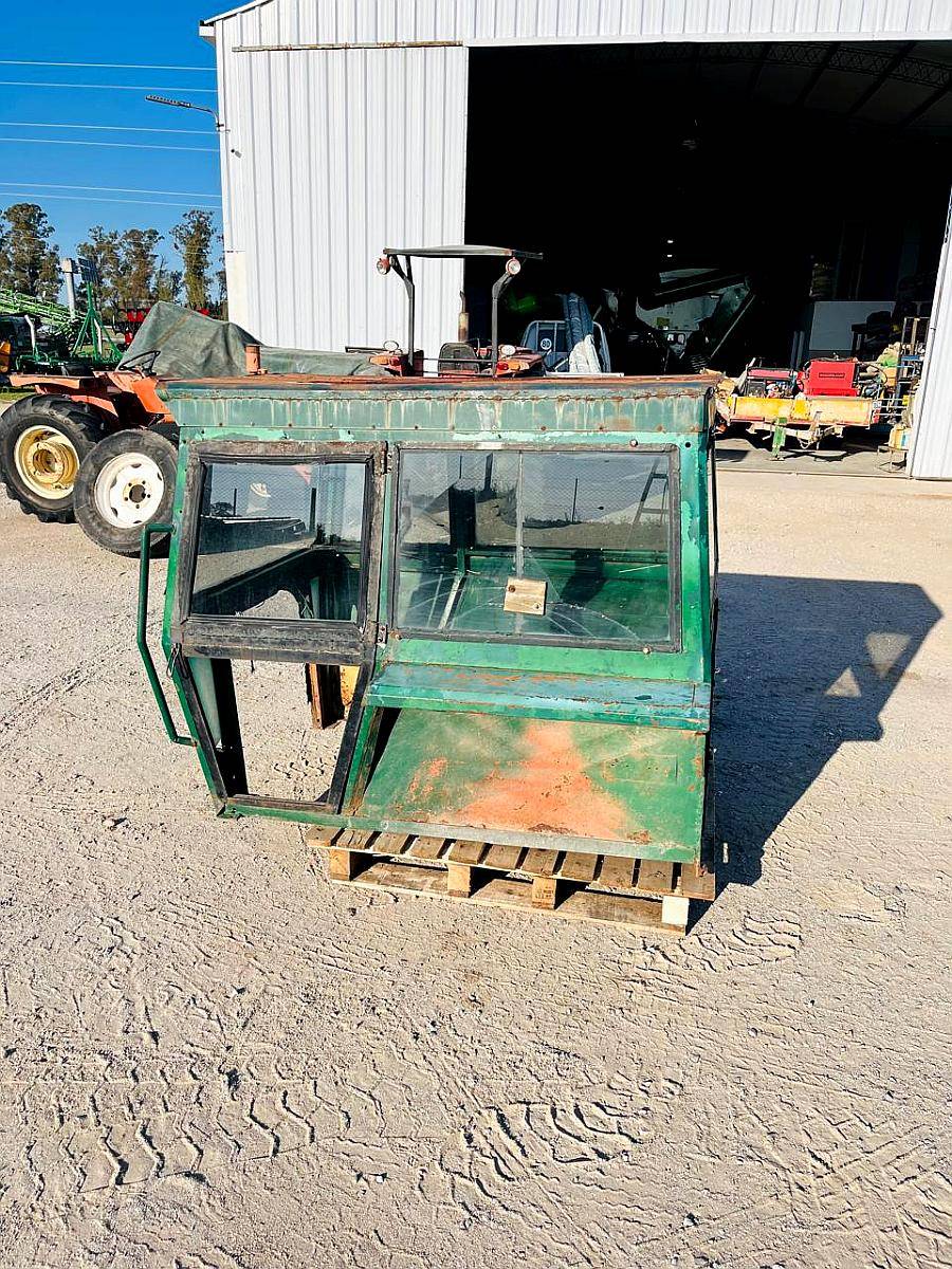 Cabina para Tractor Puerta al Costado.